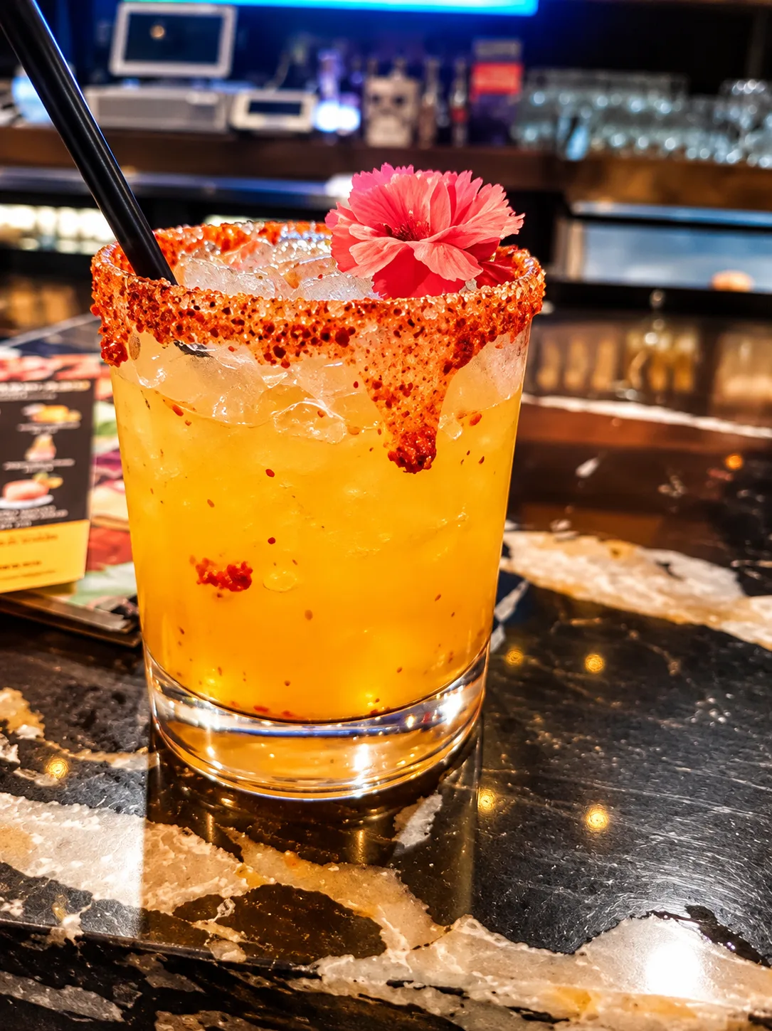 Margarita de mango con escarcha roja